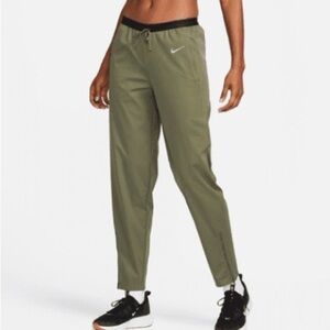 Nike Women’s Storm-Fit Run Division Pants